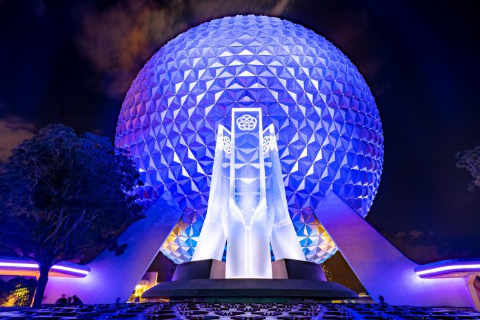 Spaceship Earth - Fountain wide